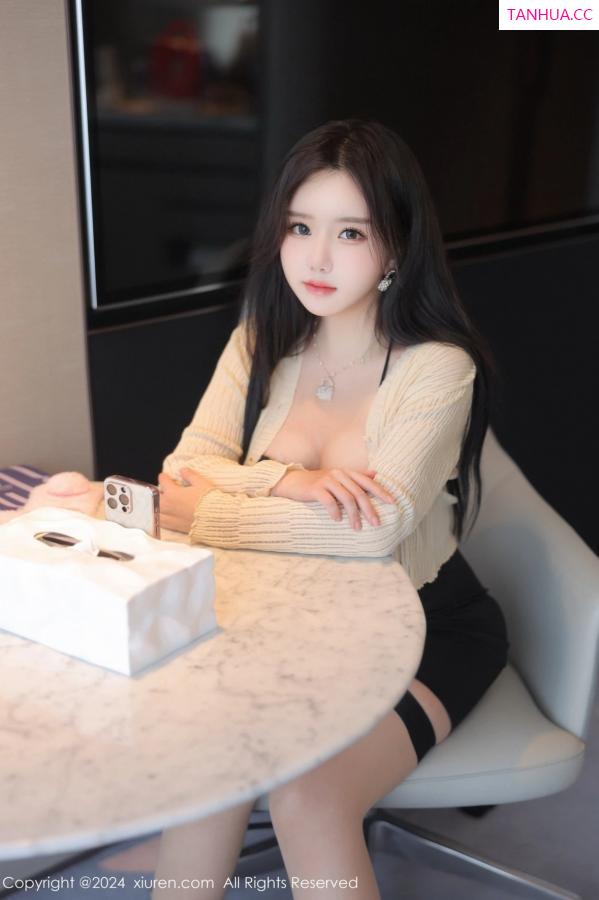   [XiuRen]高清写真图 2024.03.05 No.8181 小薯条nienie 性感清纯第15张图片